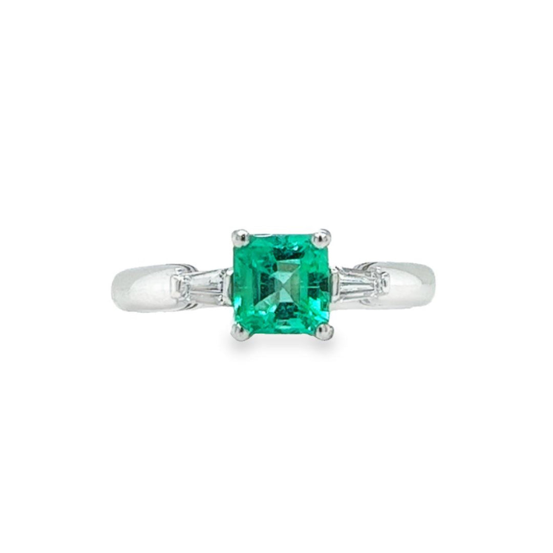 COCKTAIL EMERALD RING