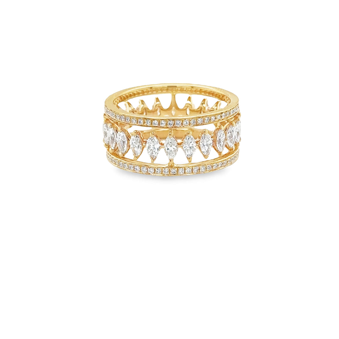 Ring in yellow gold