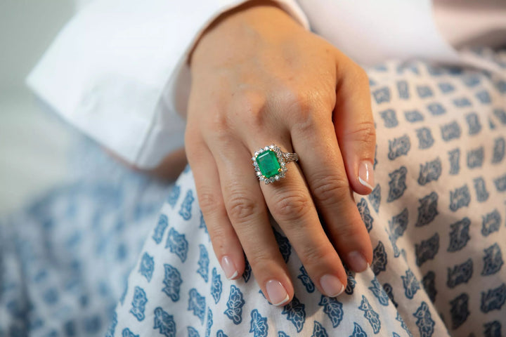 EMERALD COCKTAIL RING