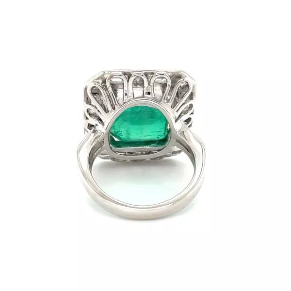 EMERALD COCKTAIL RING