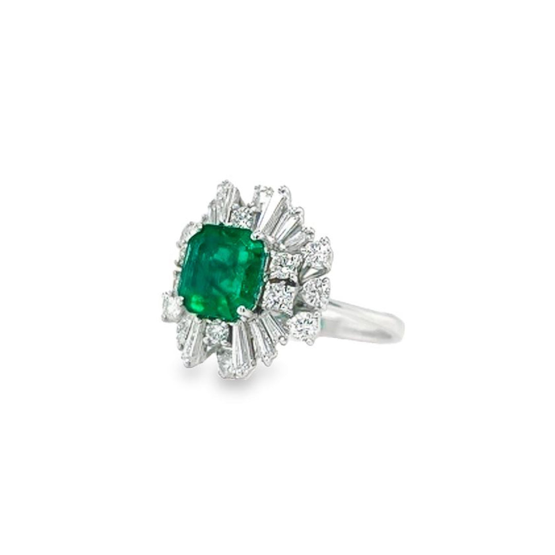 EMERALD COCKTAIL RING