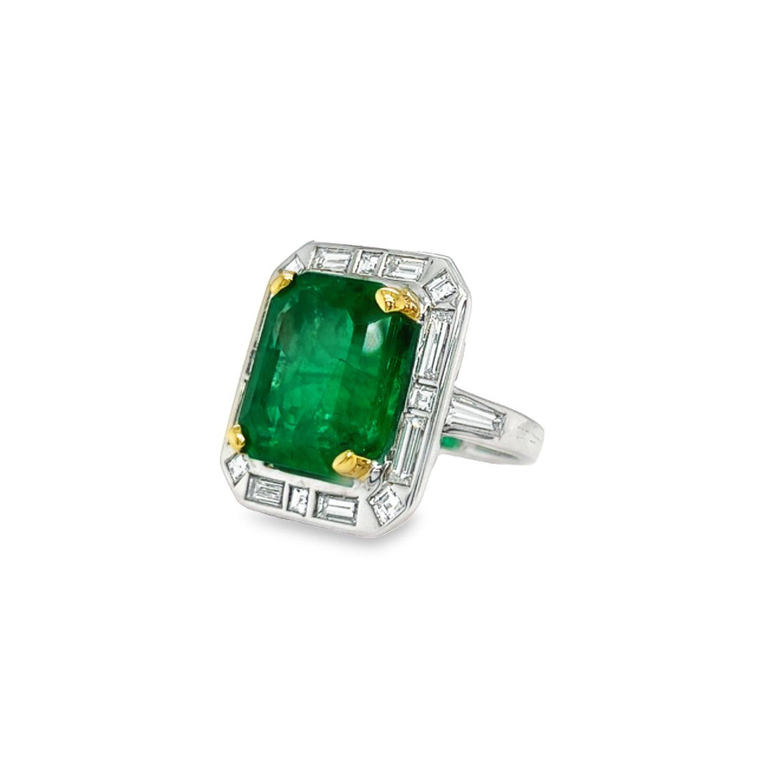 EMERALD COCKTAIL RING