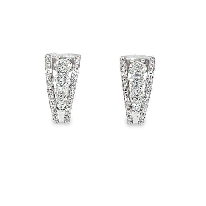 Earrings in white gold