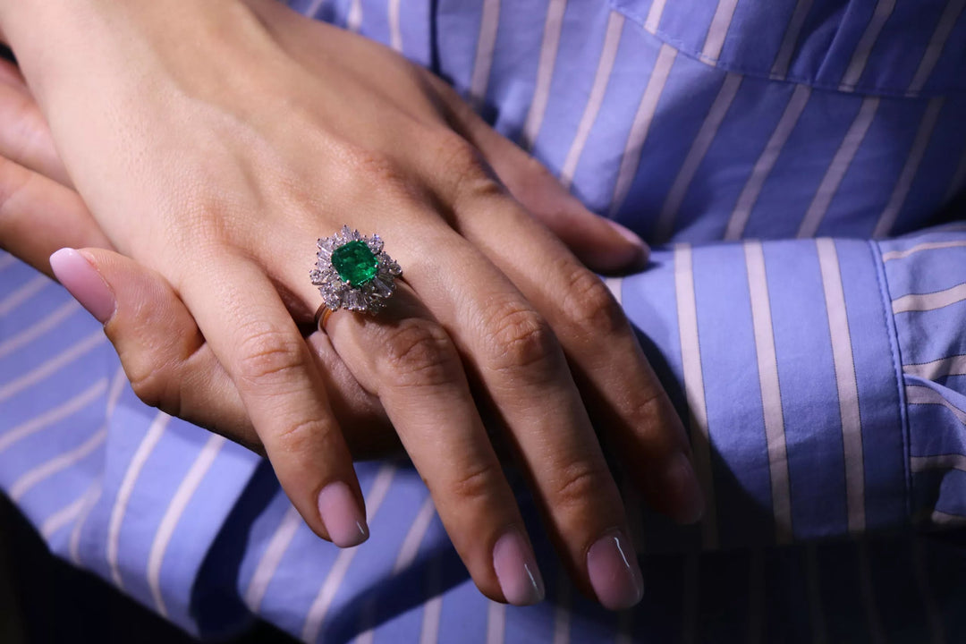 EMERALD COCKTAIL RING