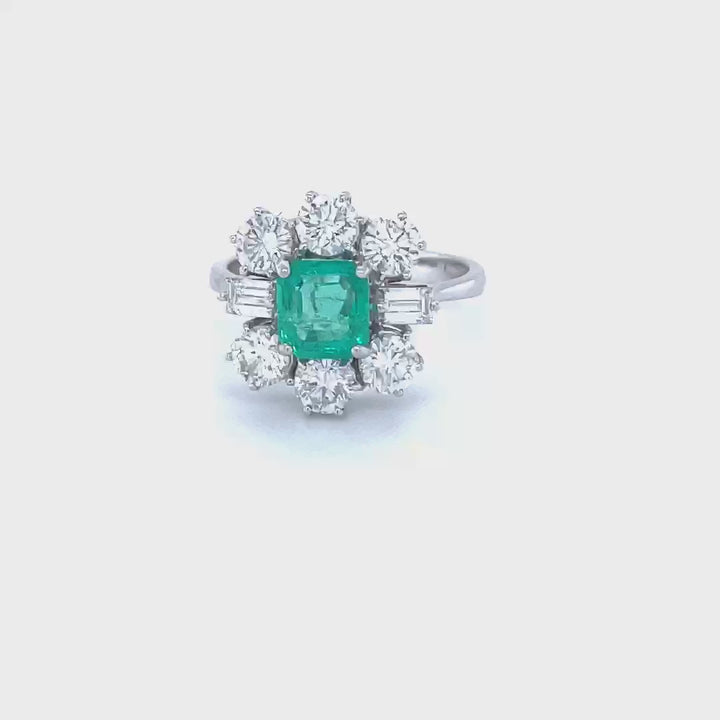 COCKTAIL EMERALD RING