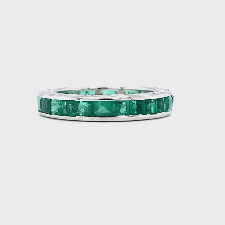 BAND EMERALD RING