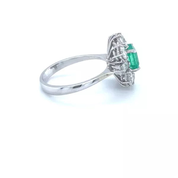 COCKTAIL EMERALD RING