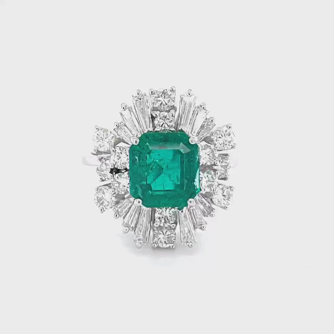 EMERALD COCKTAIL RING